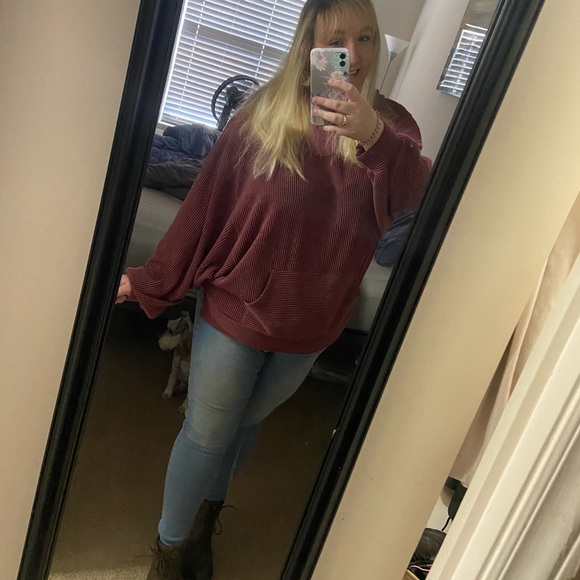 MEET YOUR POSHER - Picture 7 of 8